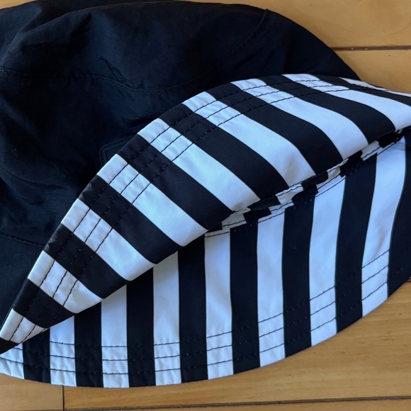 Kate Spade Black Reversible Bucket Hat - OS - Picture 3 of 4